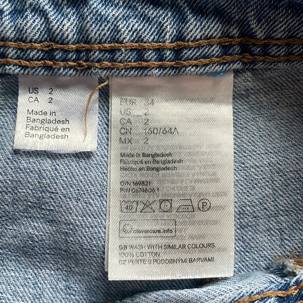 H&M Button Denim Mini skirt Size 2 - Picture 3 of 3